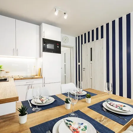 2b Niebieskie Z Basenem Krytym, Odkrytym, Sala Zabaw, Animacjami * Poddąbie